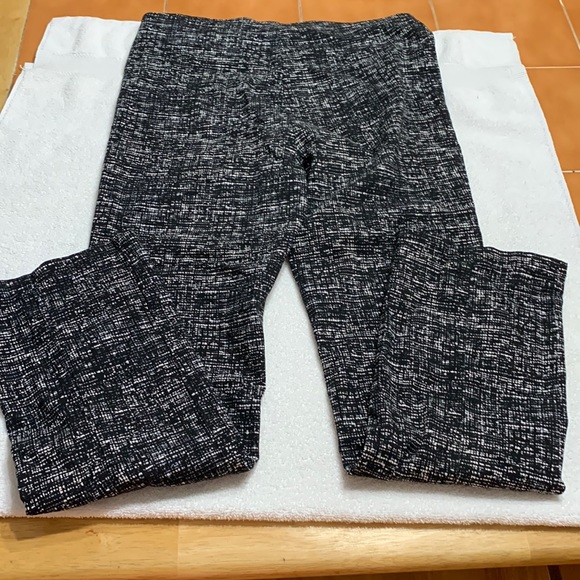 Women’s Stretch Pants - 89th + Madison -Size Large- Excellent Condition - Picture 2 of 3